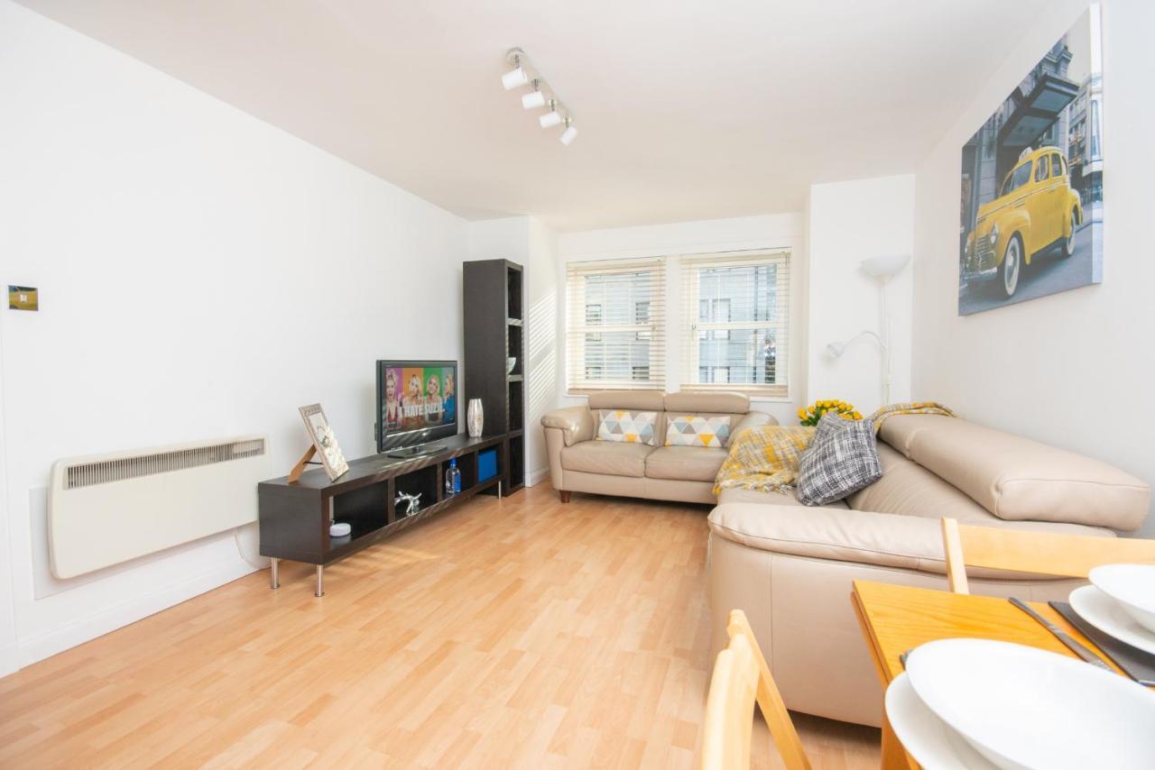 Dwellcome Home Ltd 2 Bedroom King & Double Central Apartment, Free Allocated Barrier Secured Parking Space At Rear Entrance & Fast Wifi, Ideal For Long Term Contractor, Corporate, Etc Stays, Regular Housekeeping Option - See Our Site For Assurance Aberdeen Exterior foto