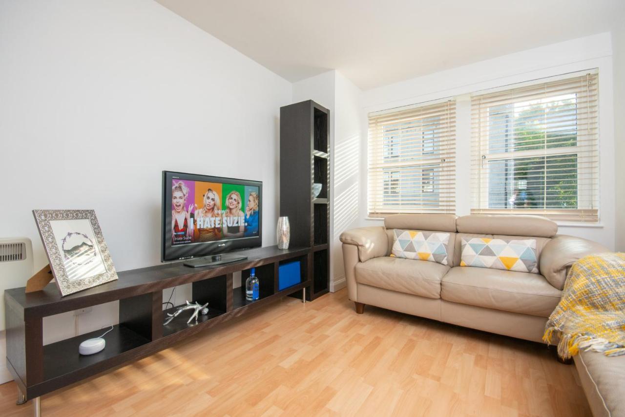 Dwellcome Home Ltd 2 Bedroom King & Double Central Apartment, Free Allocated Barrier Secured Parking Space At Rear Entrance & Fast Wifi, Ideal For Long Term Contractor, Corporate, Etc Stays, Regular Housekeeping Option - See Our Site For Assurance Aberdeen Exterior foto